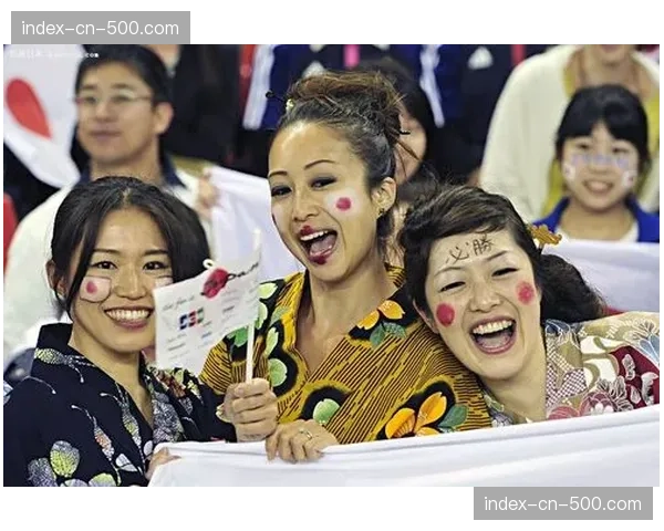 文化聚焦：马赛主场维洛德罗姆的歌声，传承百年的球迷文化